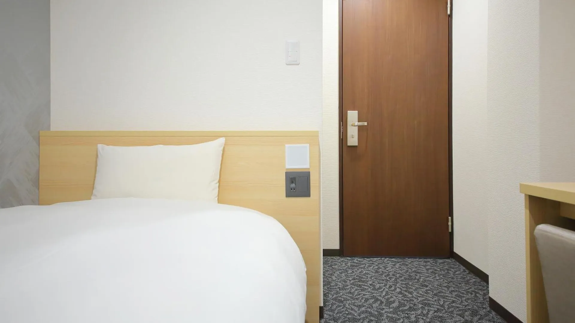 Hotel Shin-Imamiya Osaka Hostel
